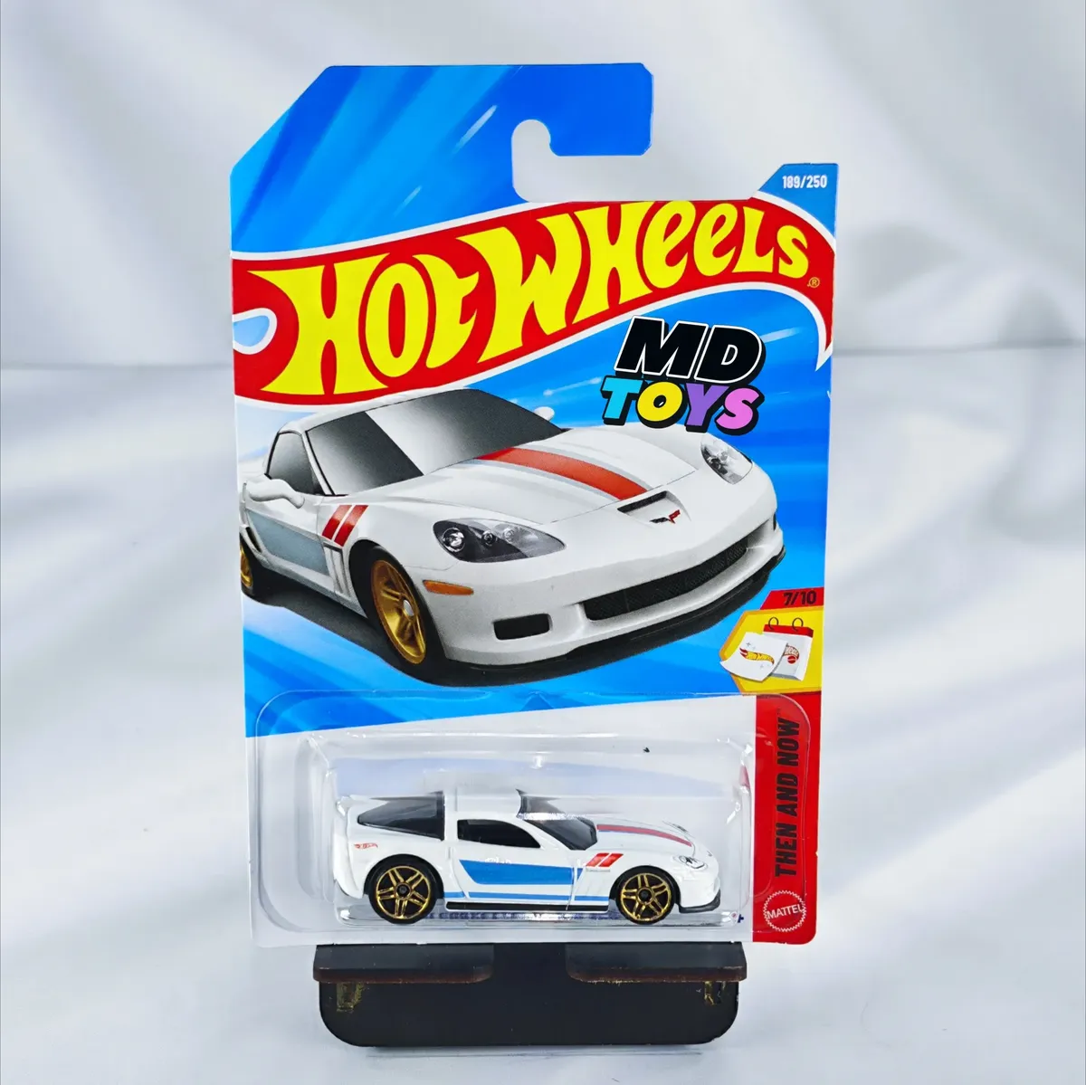 D_NQ_NP_2X_619635-MLC114455364327_072026-F.webp Hotwheels Auto - Corvette '11 Grand Sport Then and Now 7/10 Mattel - Imagen 1