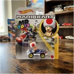 Toad Sneeker - Hotwheels Auto Mario Kart 1:64 Mattel - Imagen 2