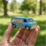 Barbie Custom GMC Panel Van - Hotwheels Premium Pop Culture - Imagen 3