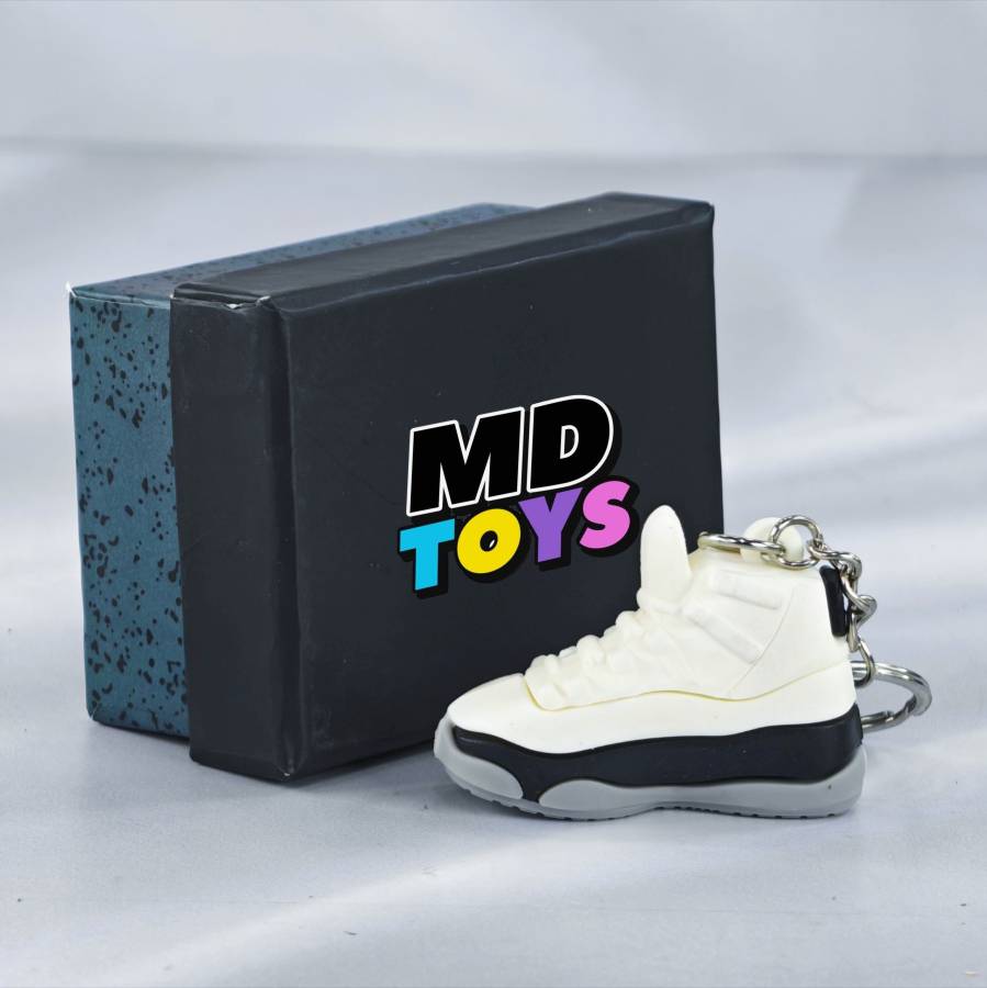 Llavero Zapatillas - Blanco_Negro Llavero Zapatillas de Basket con Caja - Blanco/Negro - Imagen 1