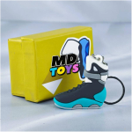 Llavero Zapatillas de Basket con Caja - Celeste/Negro