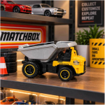 MBX Lil Dumper - Camion Tolva 76/125 Matchbox 1:64 Mattel - Imagen 4